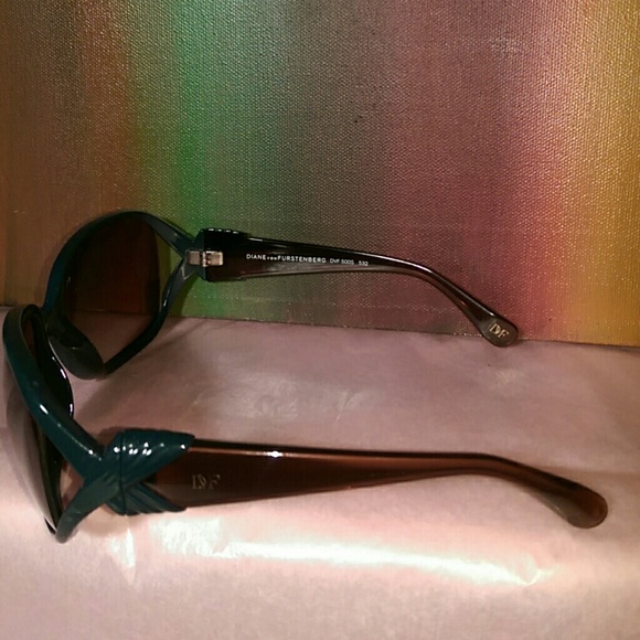 Diane Von Furstenberg Sunglasses - Picture 3 of 8